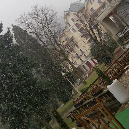 بيت للعطل Homtel Le Parc *