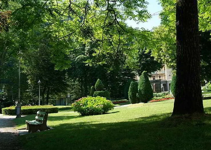 펜션 Homtel Le Parc 알레바르드
