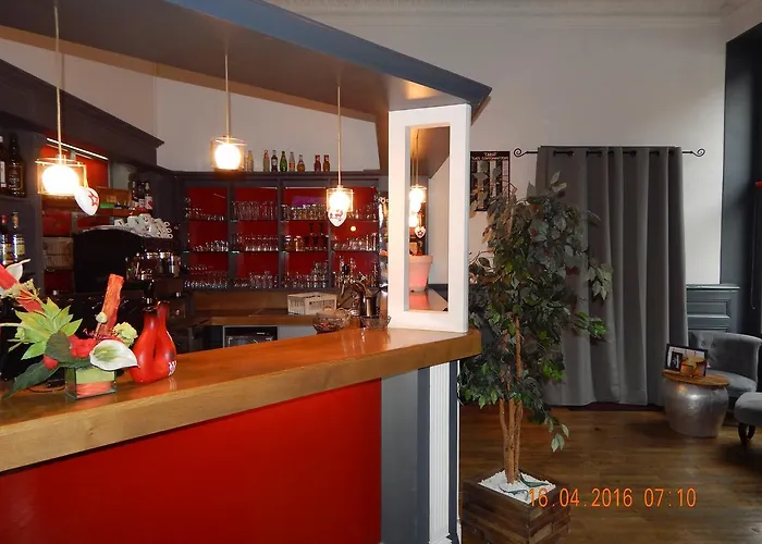 Homtel Le Parc 펜션 알레바르드